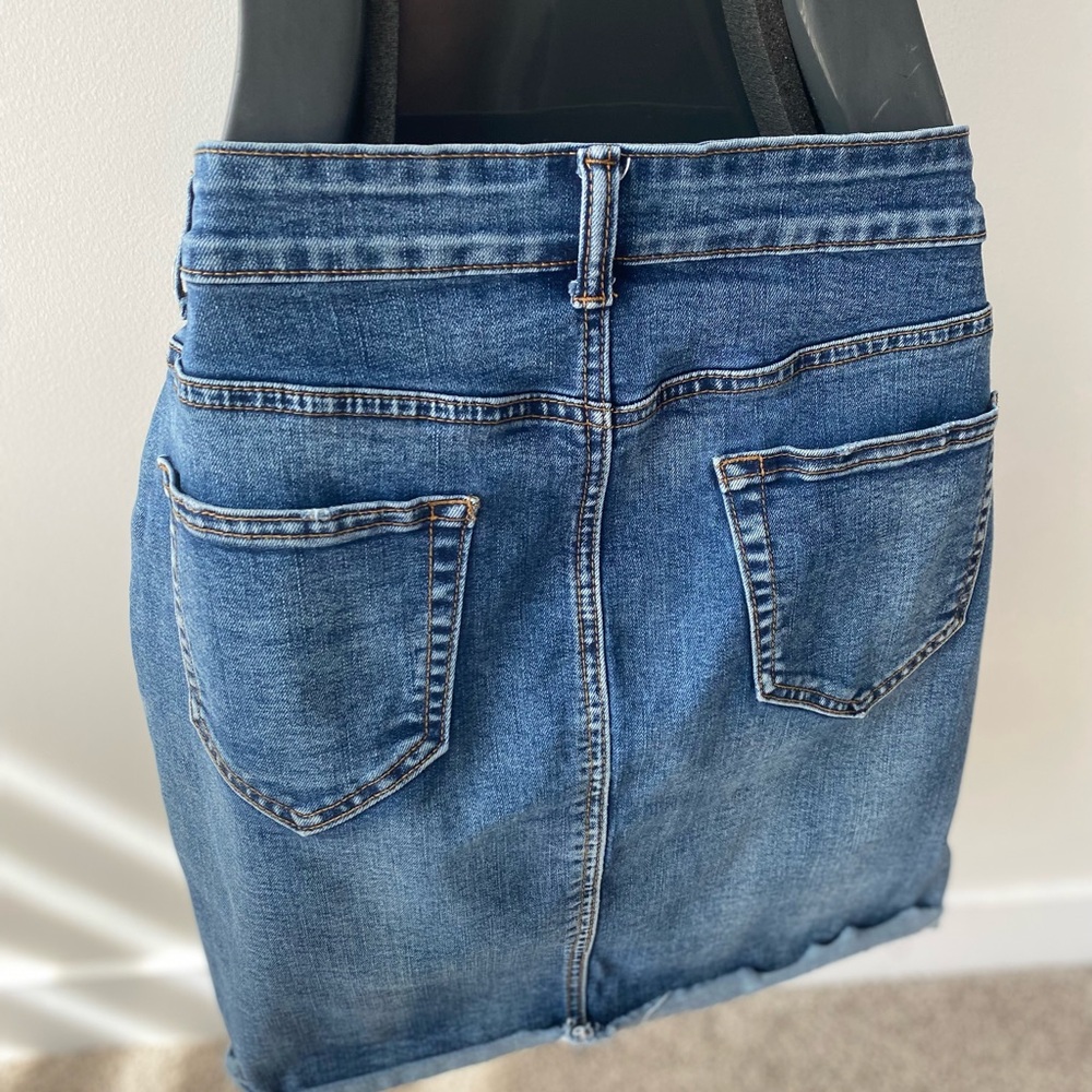 Guess jeans skirt/ M⭐️Host Pick - Picture 2 of 7